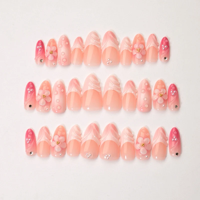 Dekorativer floraler Design Press-On Nagelset