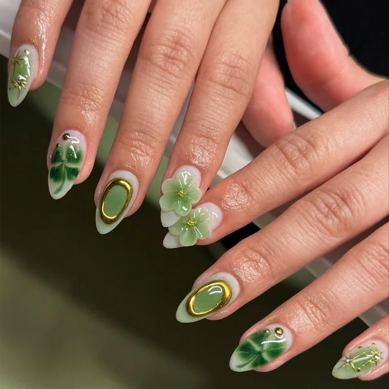 Dekoratives Blumen- und Edelstein-Press-On-Nagelset