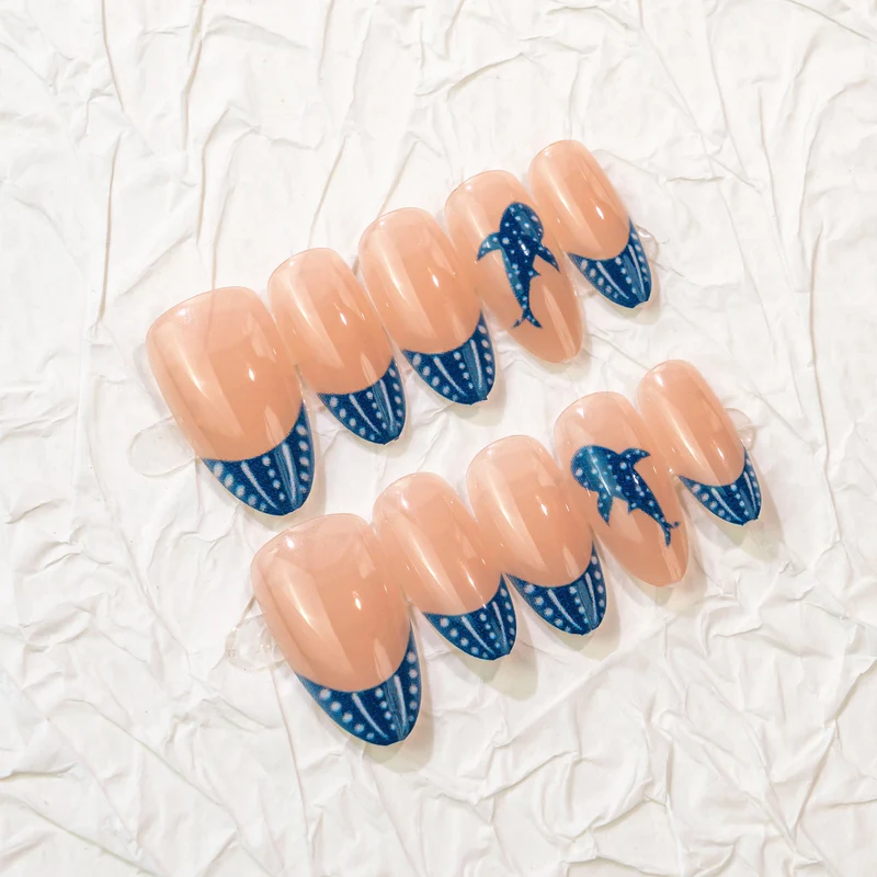 Künstlerisches Press-On Nagelset mit marinem Leben Design