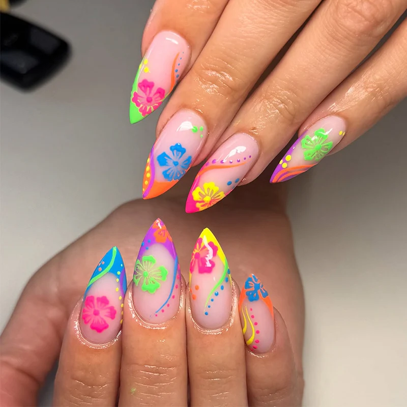 Kreatives tropisches Blumen Press-On Nagelkunst Set