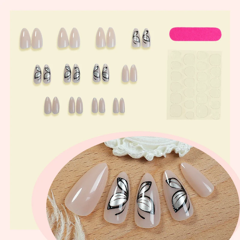 Künstlerisches Press-On-Nagel-Set mit Schmetterlingsdesigns