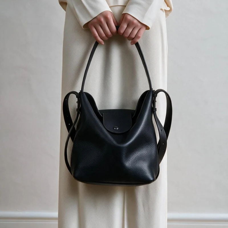 Gepunktetes Leder Schlampige Hobo Bucket Bag mit verstellbarem Riemen