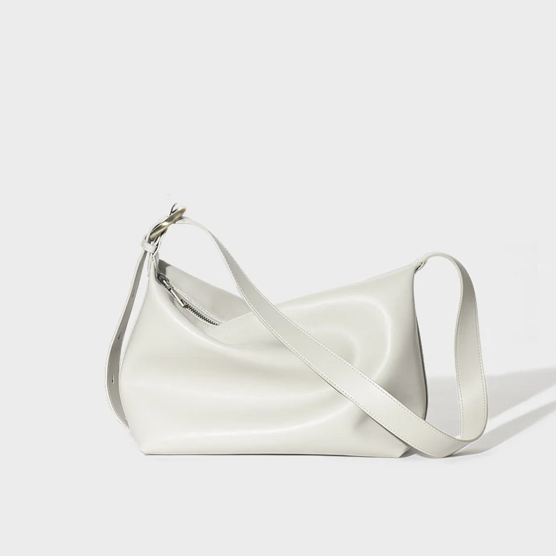 Minimalistische Gebogene Leder Schultertasche mit Verstellbarem Gurt