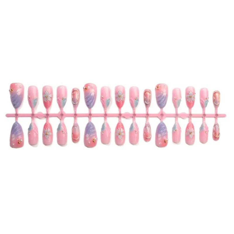 Dekorative Nagelkunst