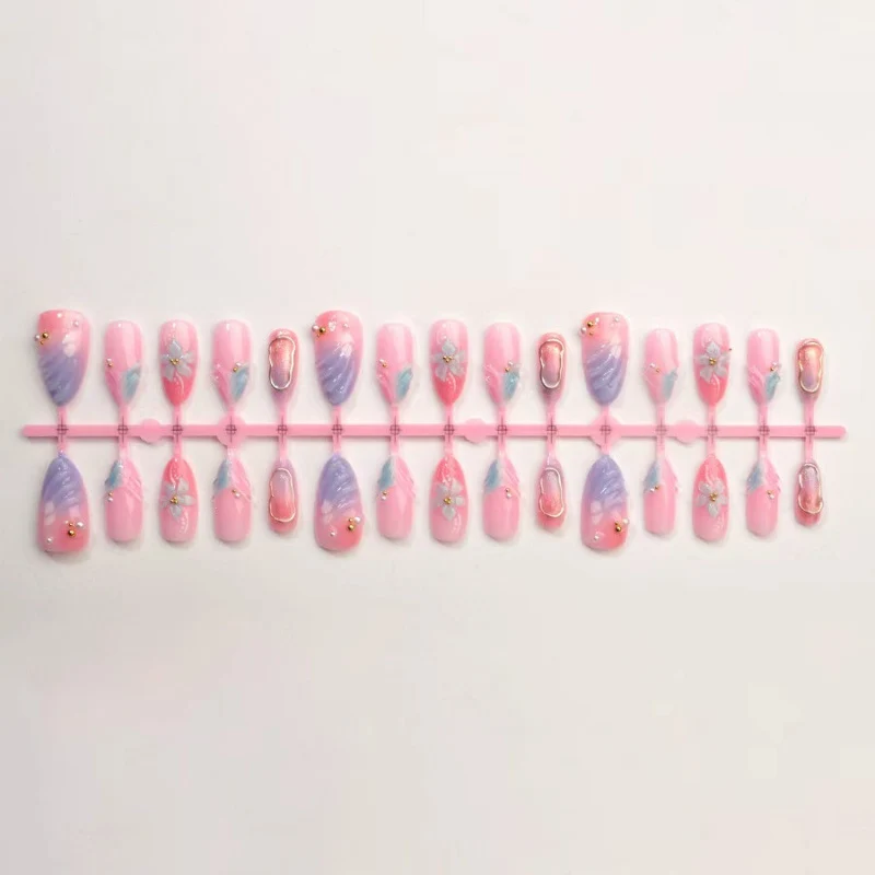 Dekorative Nagelkunst