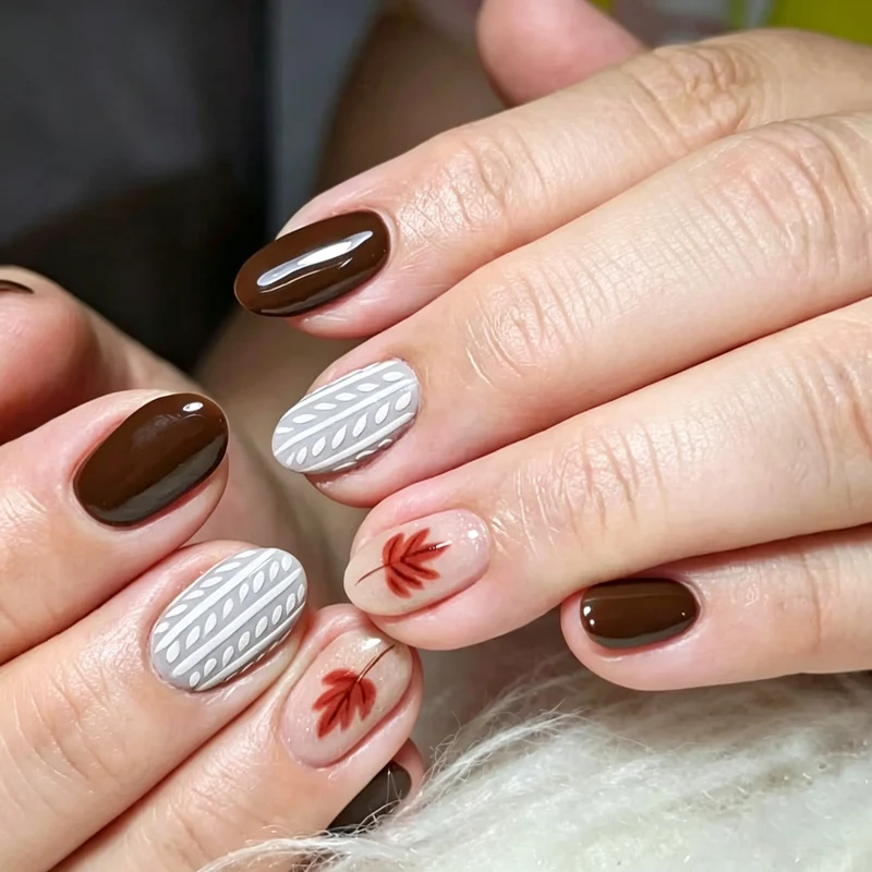 Dekoratives Manuelles Press-On Nagelkunst-Set