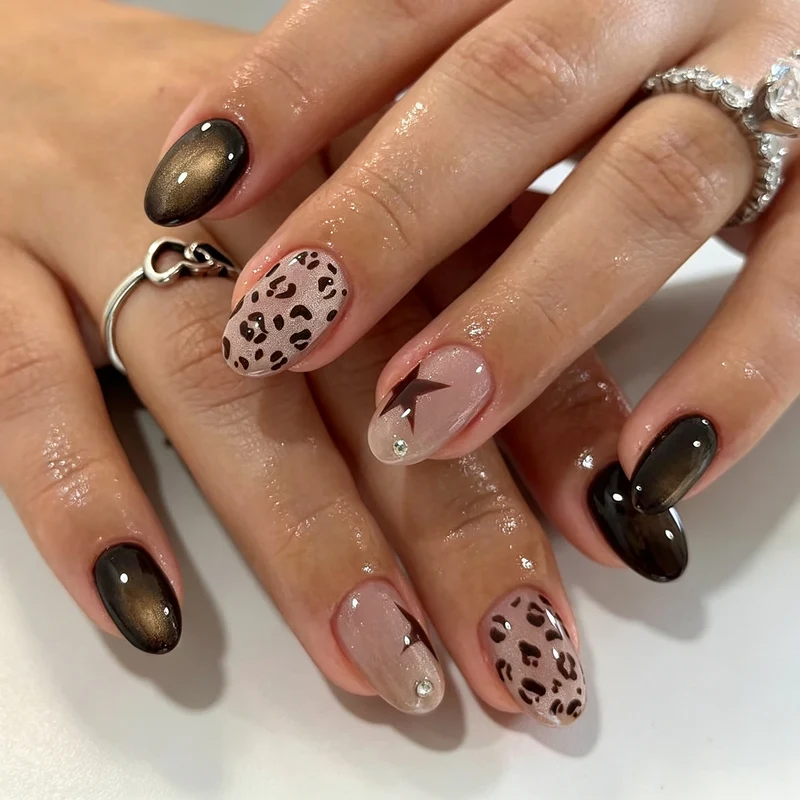 Künstlerisches Leopardenmuster und Glitzer Press-On Nagel Set