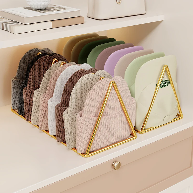 Dreieckiger Gold Metall Multi-Slot Mütze und Strickmützen Organizer Regal