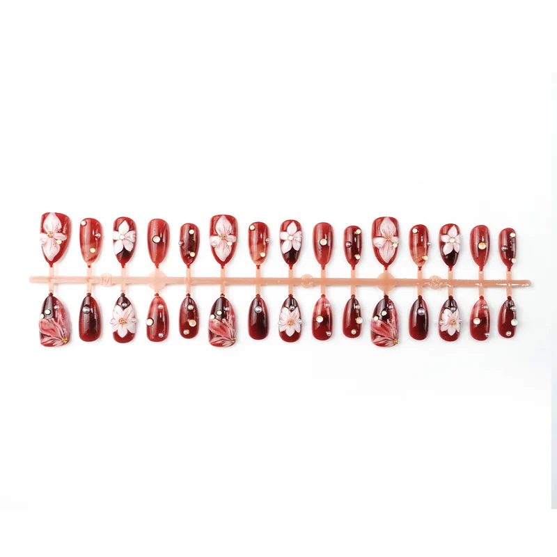 Künstlerisches Acryl Press-On Nageldesign