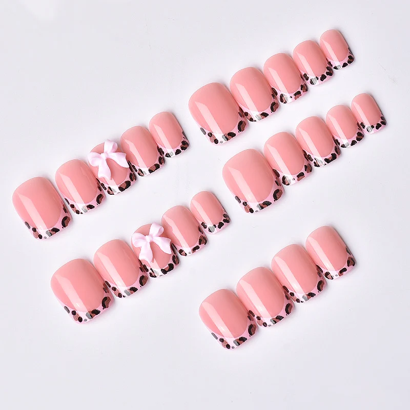 Künstlerisches Floral Muster Press-On Nagelset