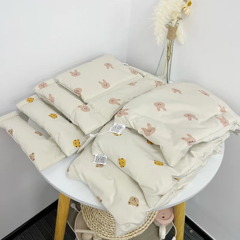 Polster-Set für Hochstuhl für Babys mit abnehmbarem Teddy-Applikation