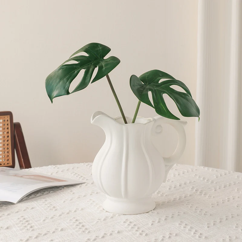 Moderne konische Keramikblumenvasen