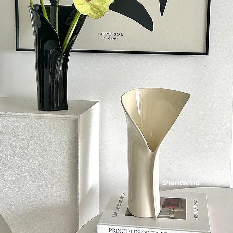 Moderne architektonisch inspirierte Vase