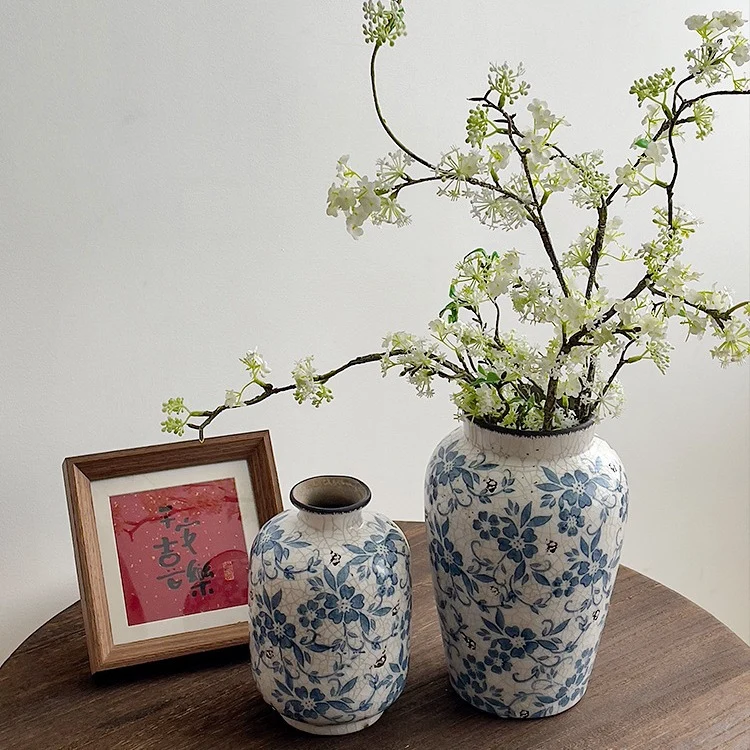 Blumengemusterte Keramikdose