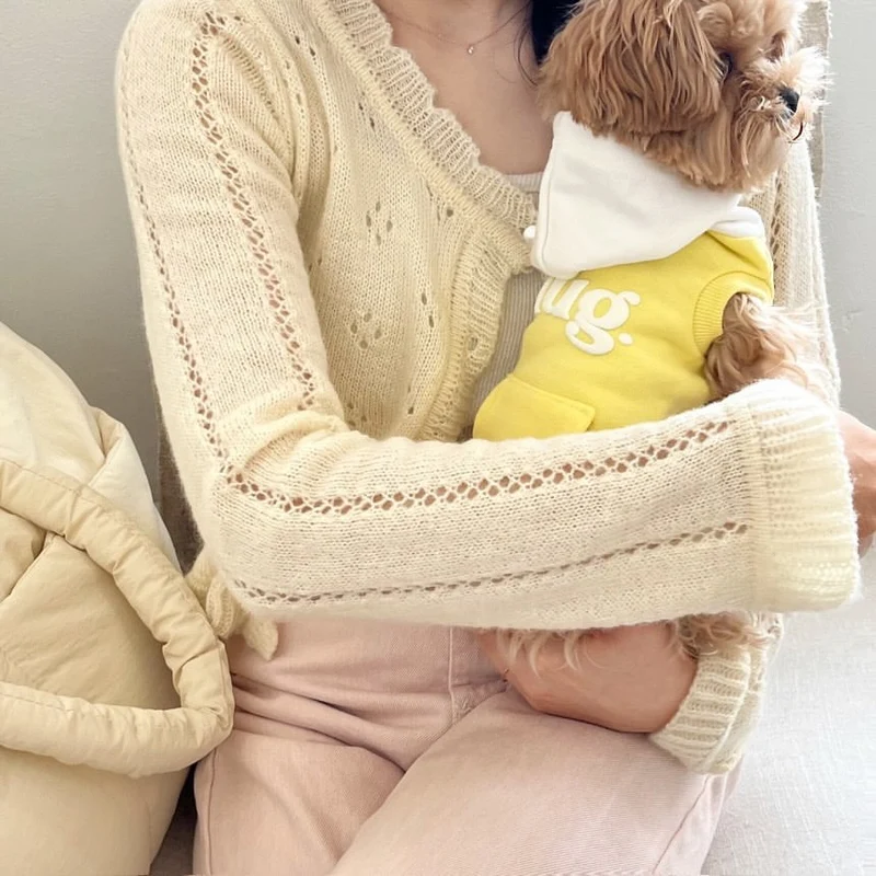 Kleiner Hund Kapuzenpullover mit Kängurutasche Applikation Schriftzug