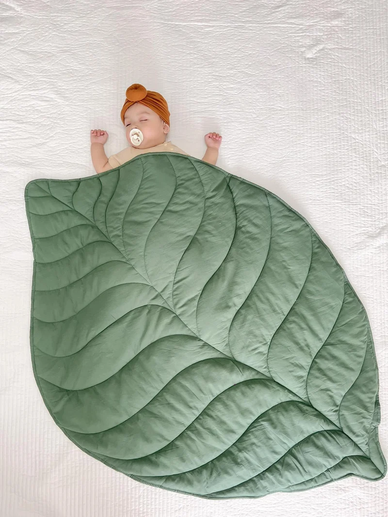 Blattförmige gesteppte Baby-Spielmatte und Schlafdecke
