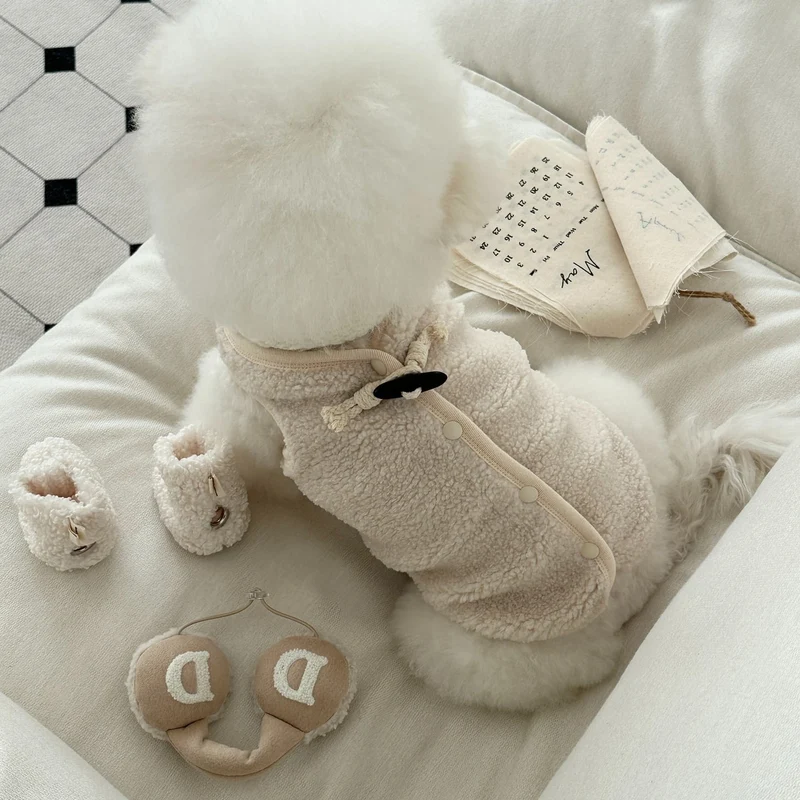 Sherpa-Fleece-Hundeweste mit Knopfverschluss und Harness-Schlitz