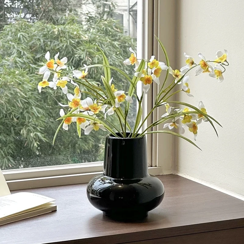 Zeitgenössische Keramik-Blumenvase