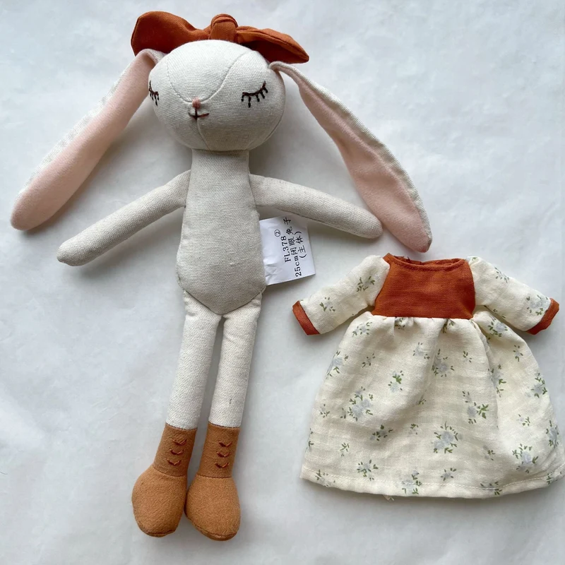 Erbstück-Stil Schlappohr Häschen Puppe mit geschichteter Leinenkleid