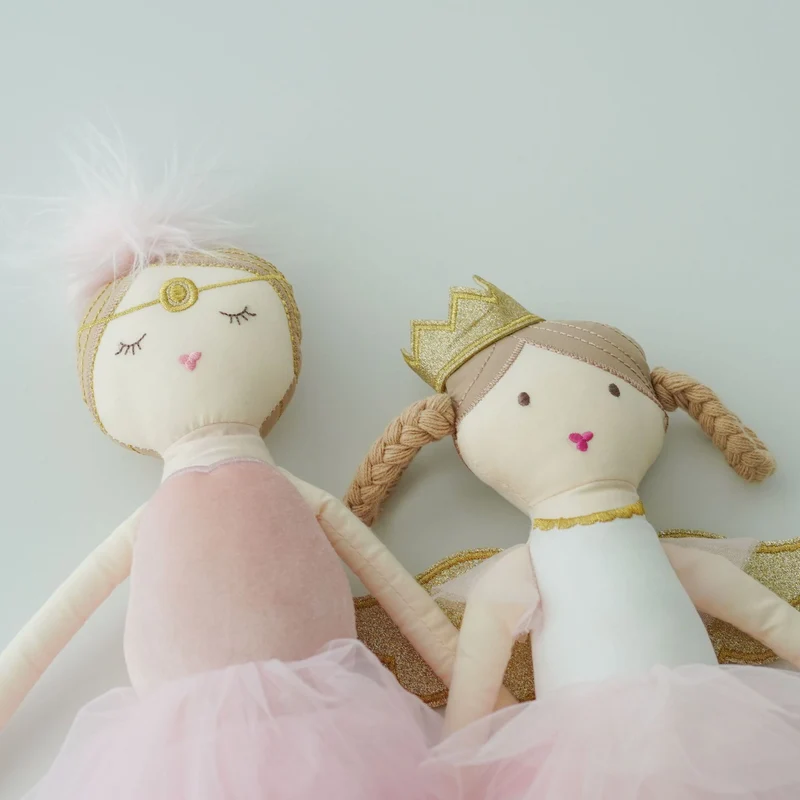 Handgemachte Plüsch-Prinzessin-Wollpuppe mit Tüllrock und langen gestreiften Beinen