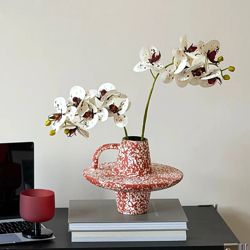 Künstlerische abstrakte Vase