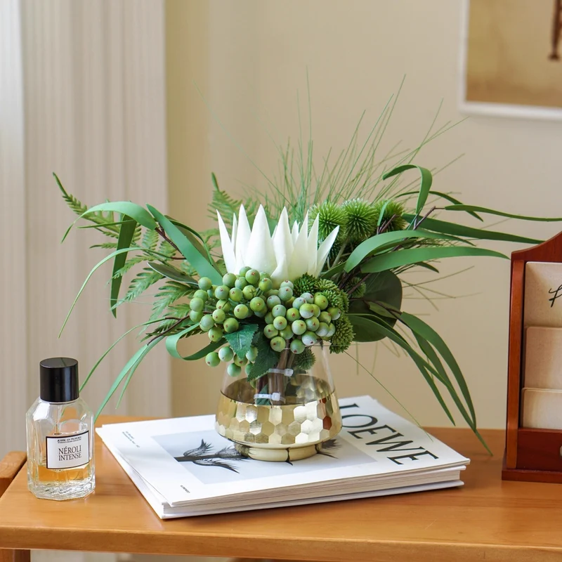 Künstliches Blumenarrangement