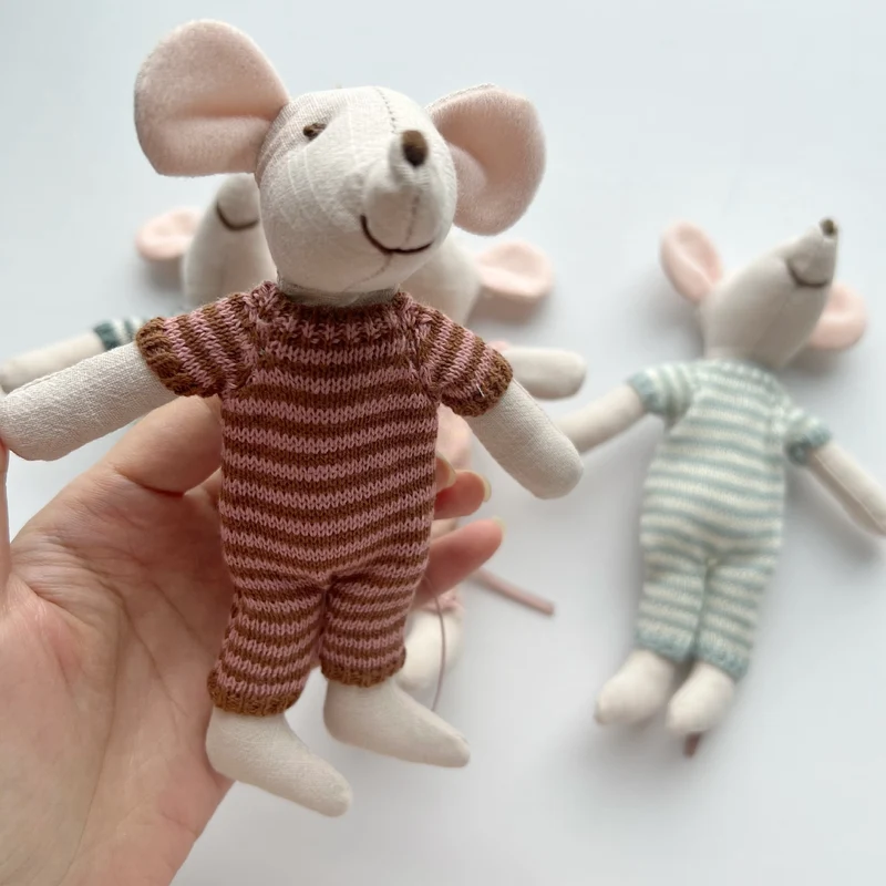 Artisan Leinen Spielmaus Puppe mit Gingham Kleid