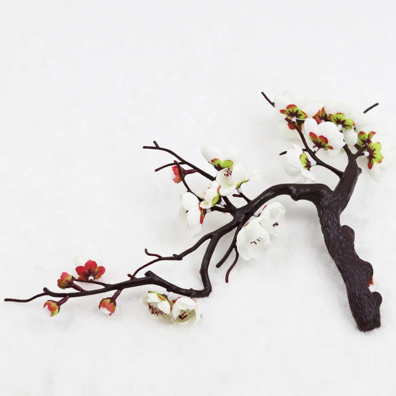 Dekorative Blumenarrangement für die Hausdekoration