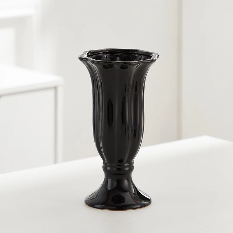 Dekorativer floraler Relief-keramischer Vase für die Wohnkultur