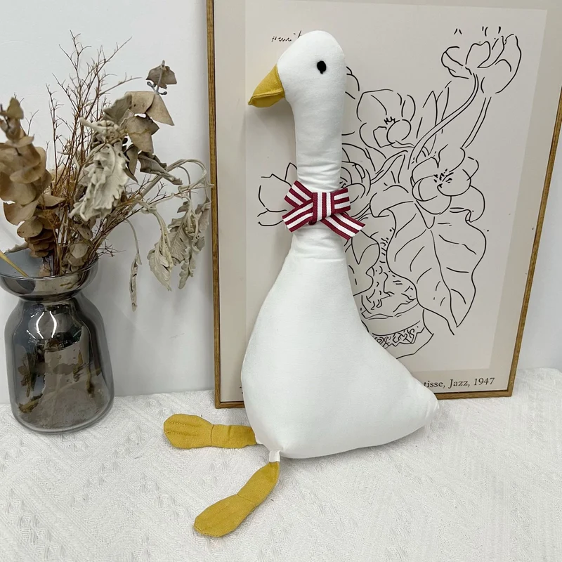Handgefertigter Organic Cotton Langbein Bunny Plüsch mit besticktem Overall