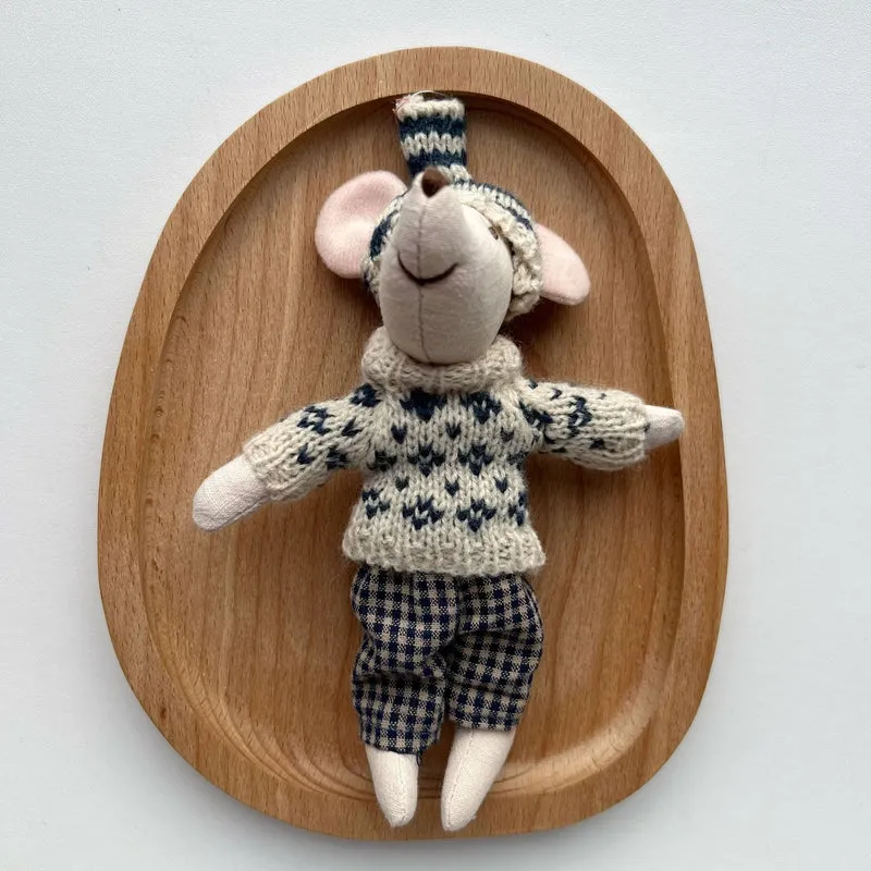 Handgefertigter Organic Cotton Langbein Bunny Plüsch mit besticktem Overall