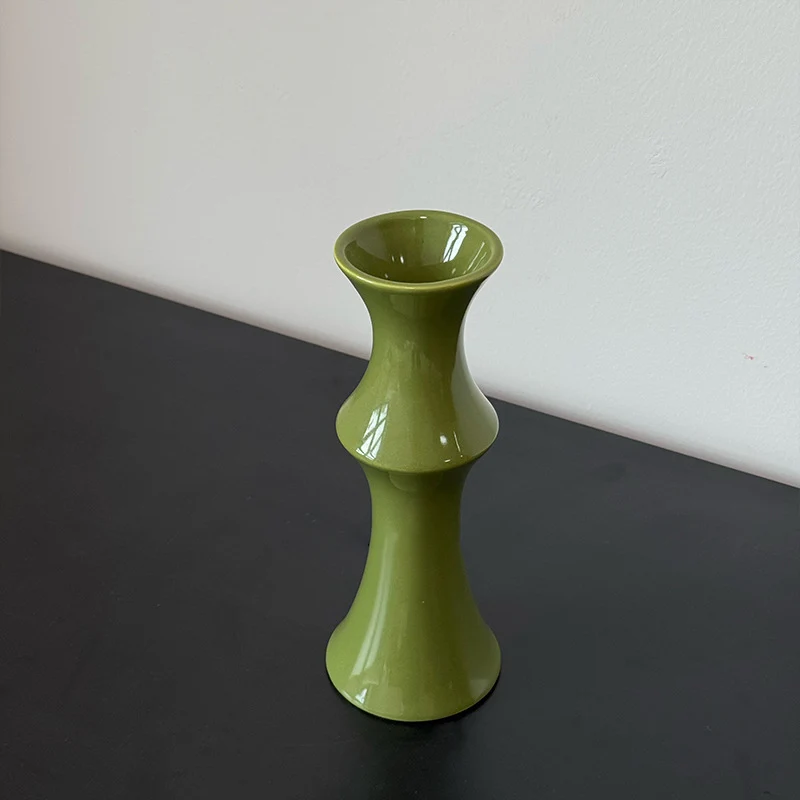 Skulpturaler glänzender Keramikvase