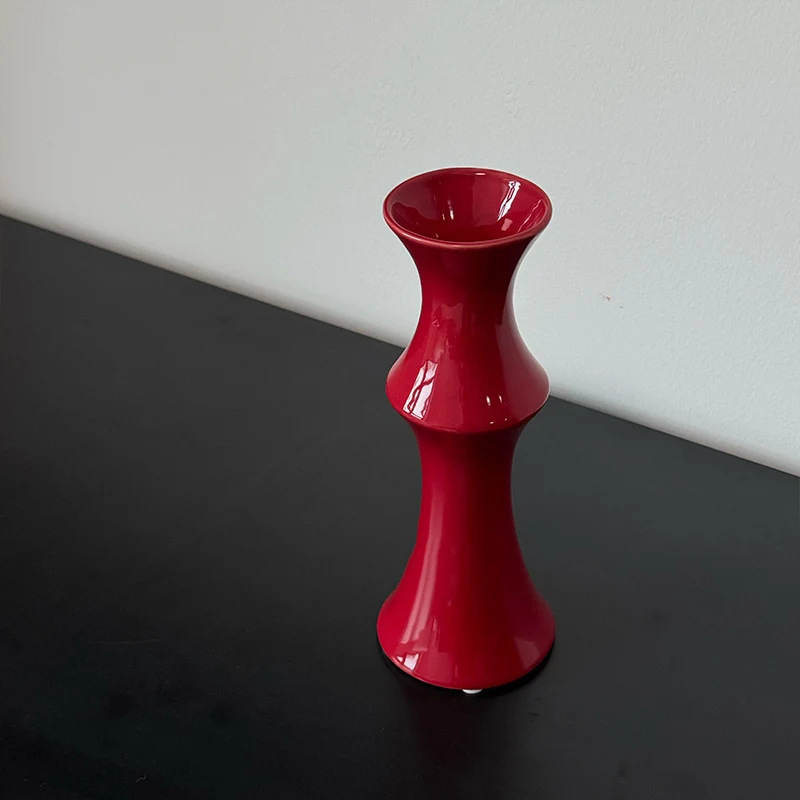 Skulpturaler glänzender Keramikvase