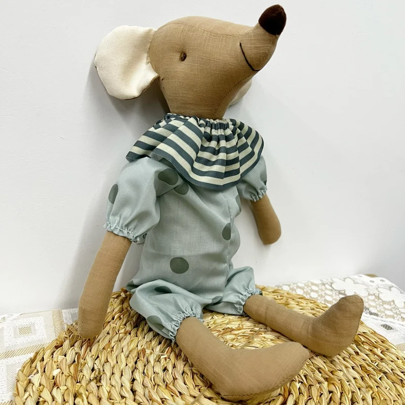 Handgemachte Leinen Langbein Hase Stofftier mit gesticktem Overall