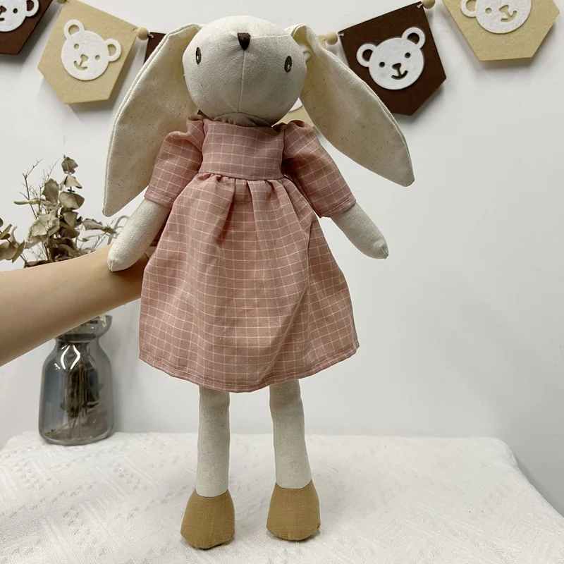 Handgemachte Leinen Langbein Hase Stofftier mit gesticktem Overall