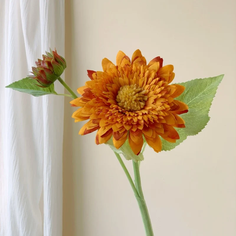 Lebensgroße künstliche Blumenstiele