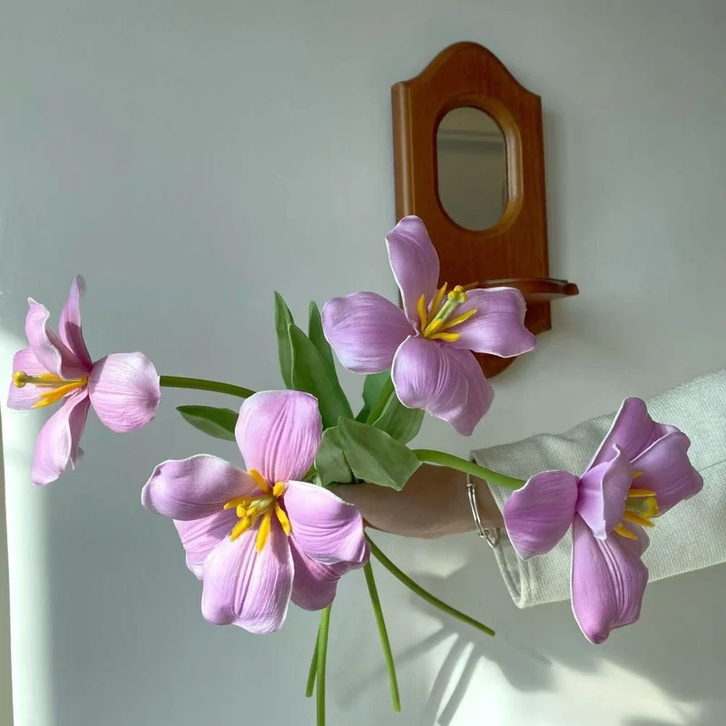 Lebensechter Gelber Blumenstrauß