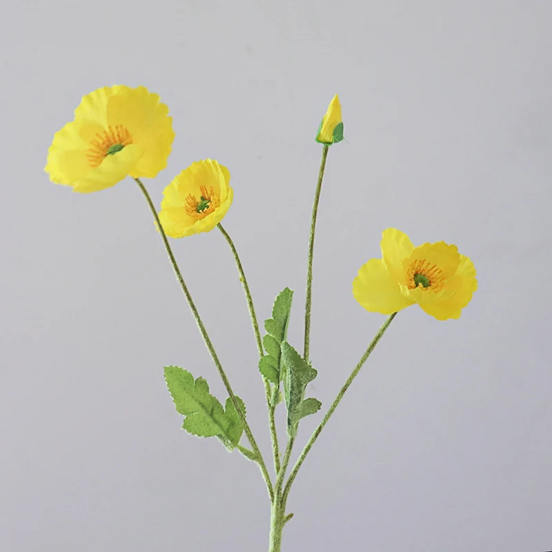 Lebensechte Mohnblumenstängel