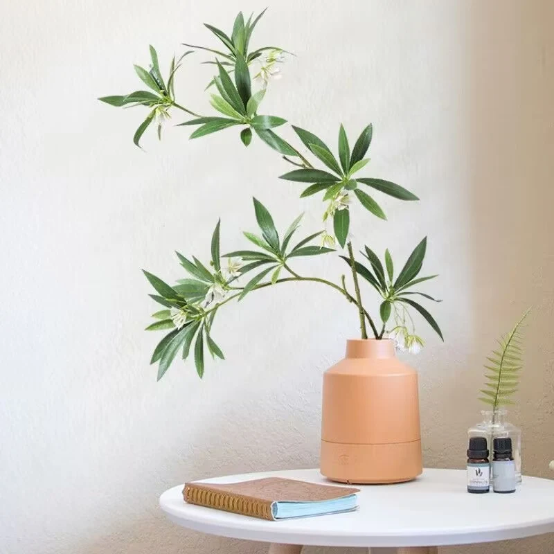 Lebensechte florale Zweig-Arrangement