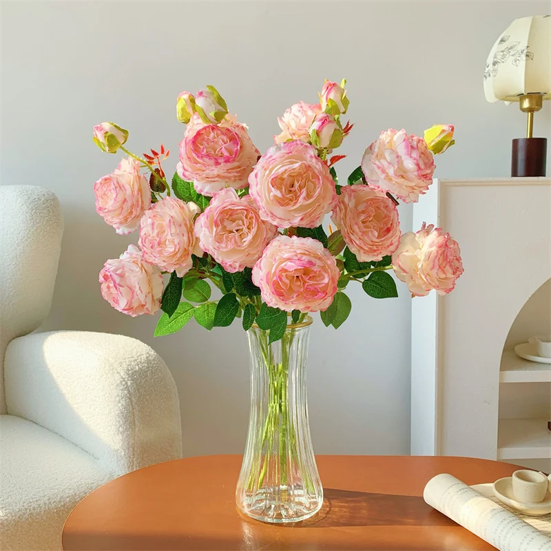Eleganter künstlicher Rosenstrauß