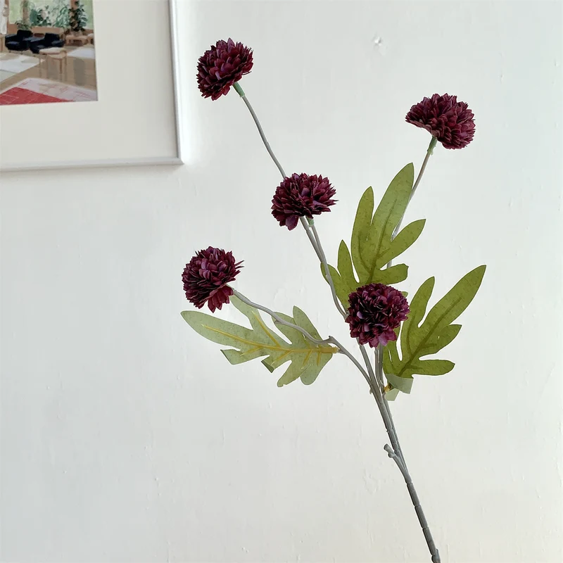 Dekorativer Blumenspross für die Wohnkultur-Darstellung