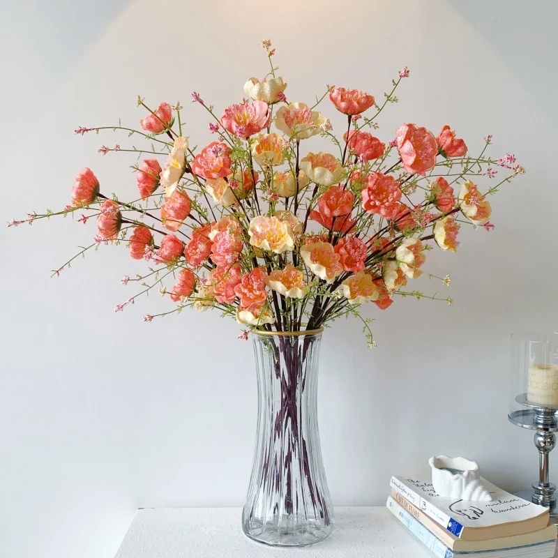 Dekorative Blumenstrauß für die Innenraumdekoration