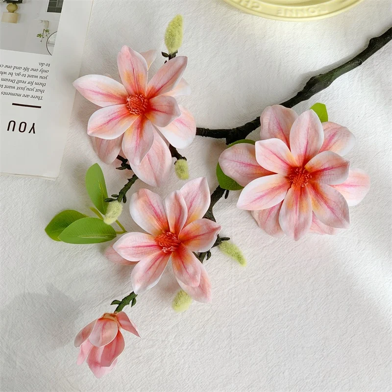 Dekorative Blumenausstellung für die innere Wohnkultur
