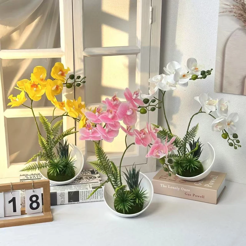 Lebensechte Orchideearrangement für den Innenbereich
