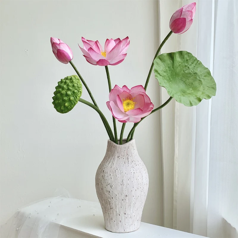 Dekorativer künstlicher Lotusblumenstrauß für die Heimdekoration