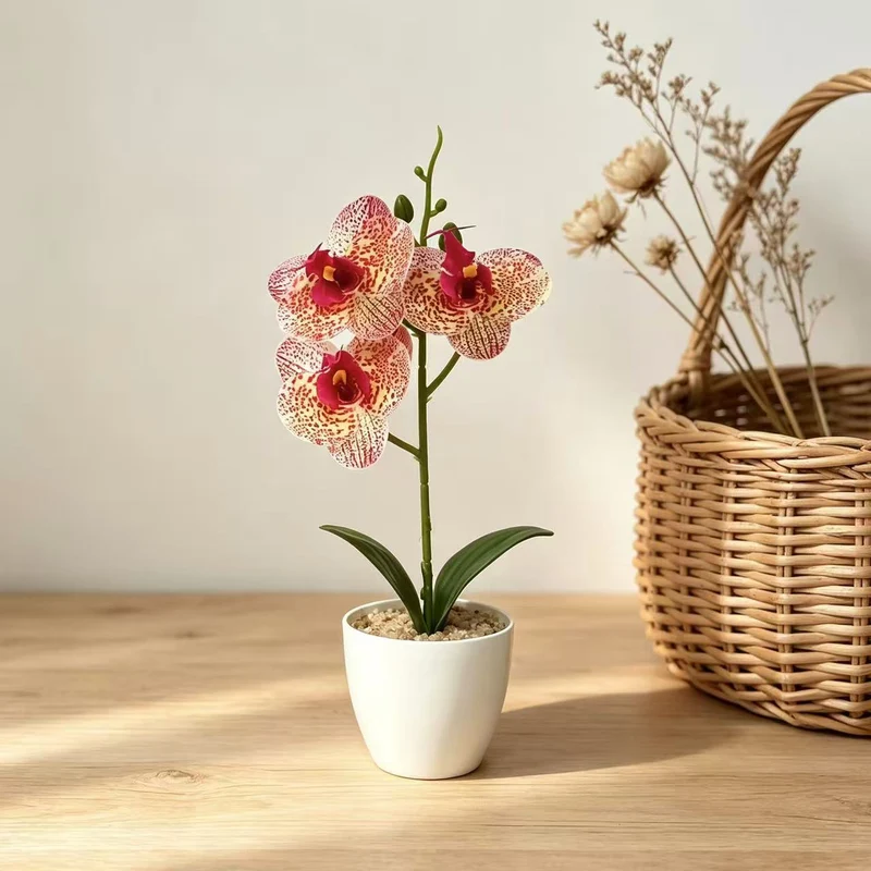 Realistische künstliche Orchideenpflanze für die Wohnkultur-Darstellung