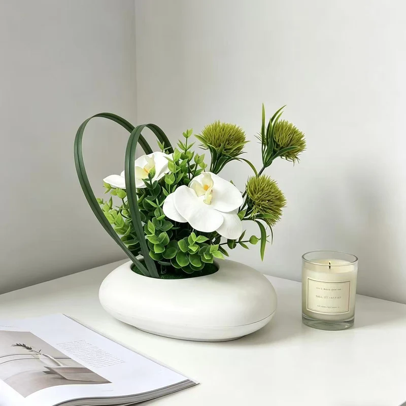 Moderne dekorative künstliche Blumenanordnung