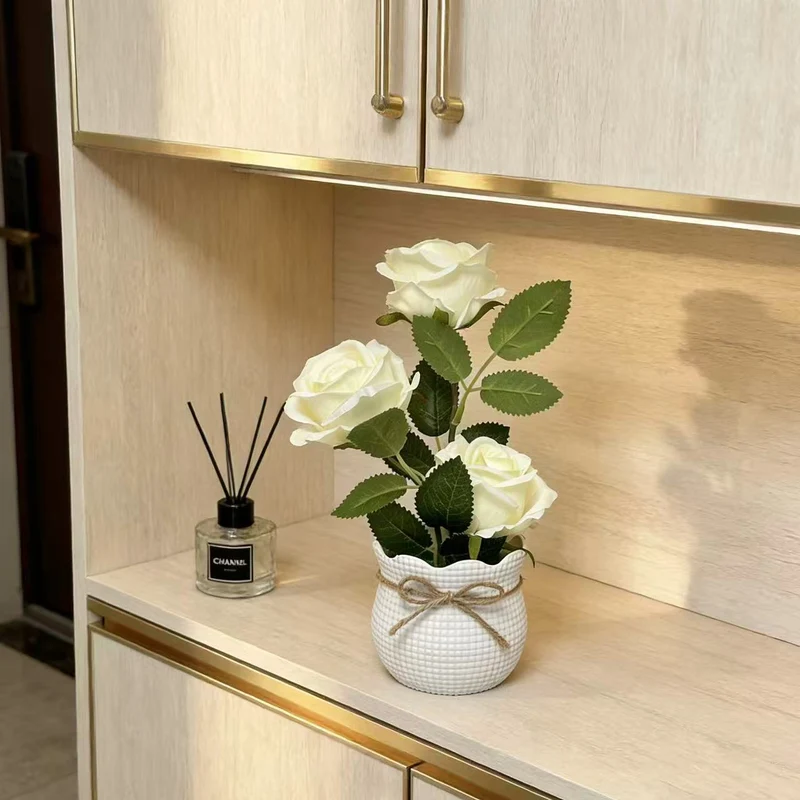Elegante künstliche Rosenanordnung für die Wohnkultur