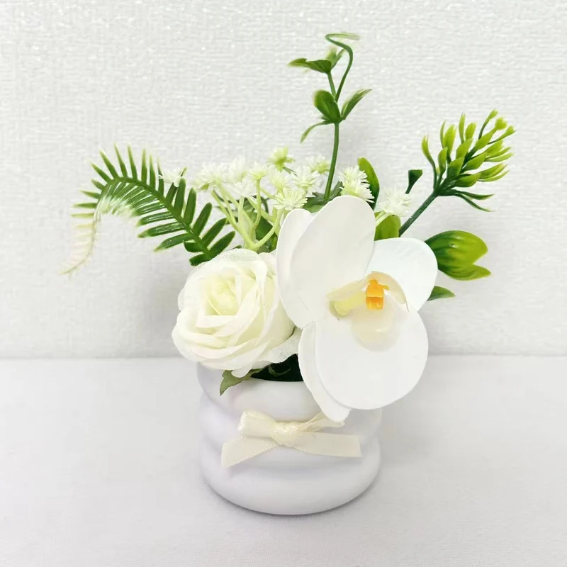 Dekorativer Blumenarrangement für die Heimdekoranzeige