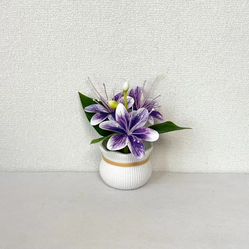 Künstliches Blumenarrangement für dekorative Wohnungsdisplay